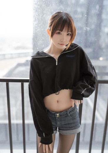 漂亮的部长夫人中文版