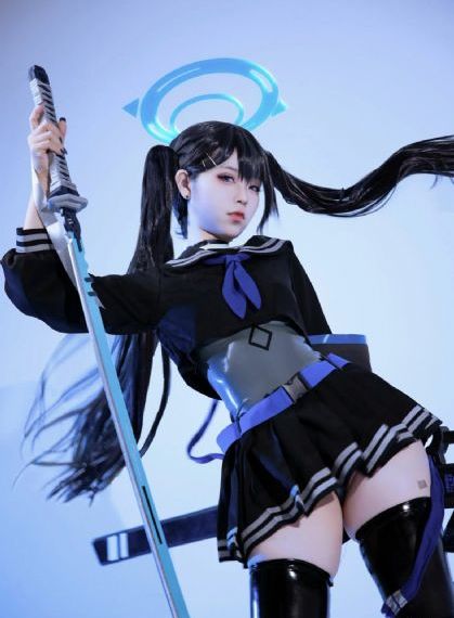 他掀开裙子舌头伸进去在线观看