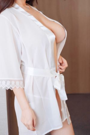 有夫之妇的精油按摩